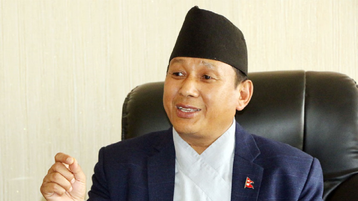 केही दिन भित्रै ‘डोर टु डोर’ स्वास्थ्य सेवा सञ्चालन गर्नेछौंः मन्त्री गुरुङ्ग