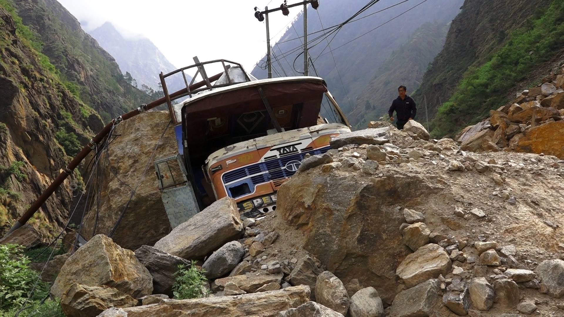 तातोपानी नाकाको विकल्प भनिएको टिमुरेलाई हेपियो