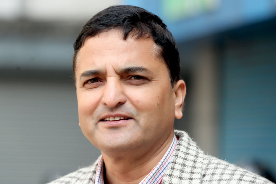 एकता जोगाउन एमालेका दोस्रो तहका नेताहरु सक्रिय, पोखरेल र भट्टराईबीच छलफल