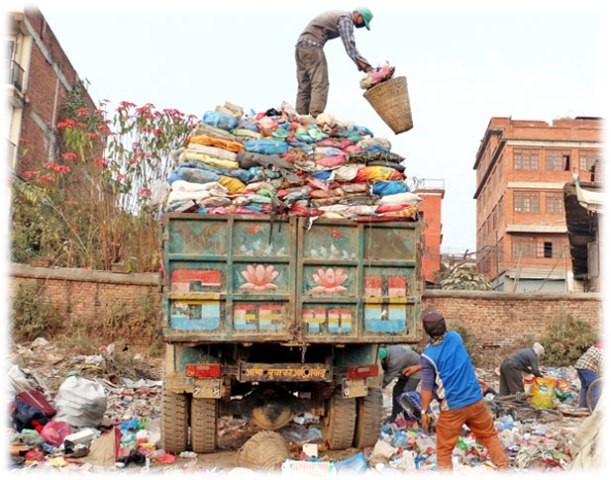 काठमाडौँकाे सबै फोहर उठ्न एक हप्ता लाग्ने