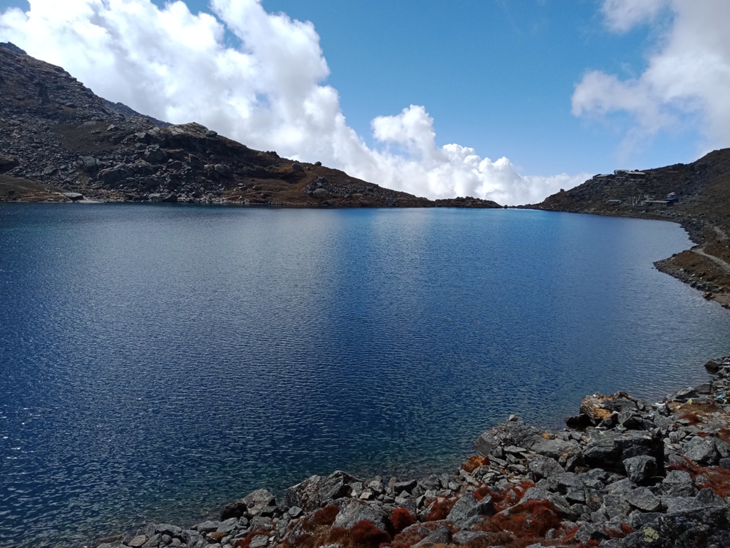 गोसाइँकुण्डको गहिराइ नाप्न सुरु