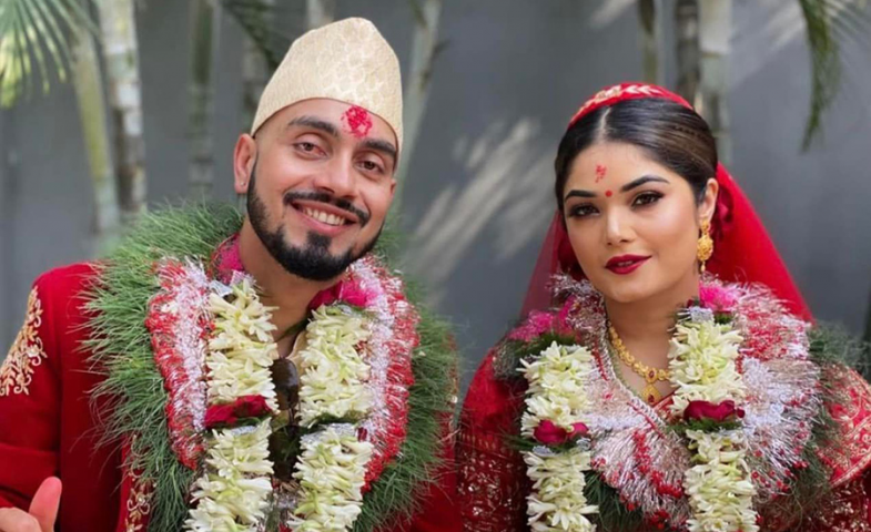 गायिका प्रविशा अधिकारीले गरिन् विवाह