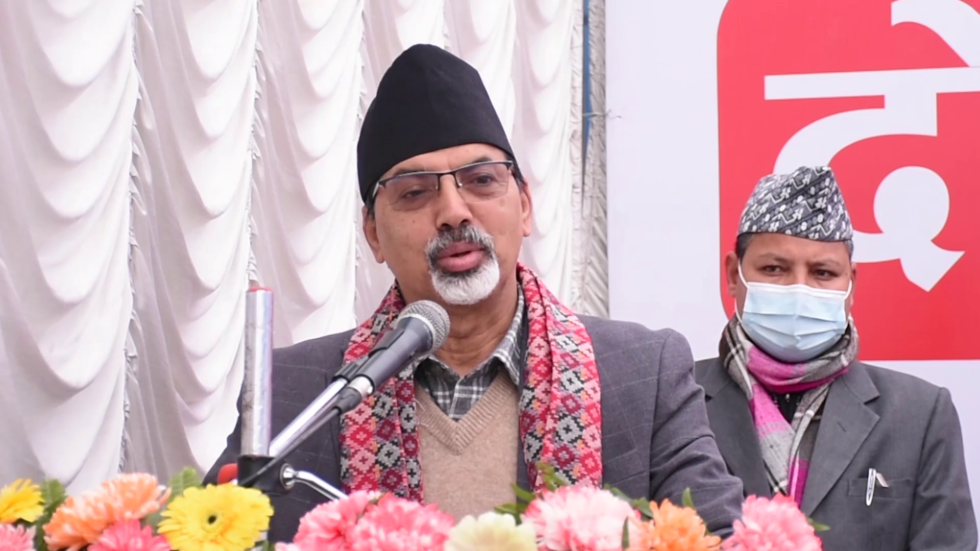 सङ्कटका बेला पनि बढी नाफामुखी हुने प्रवृत्ति त्याग्नुपर्छः अर्थमन्त्री शर्मा