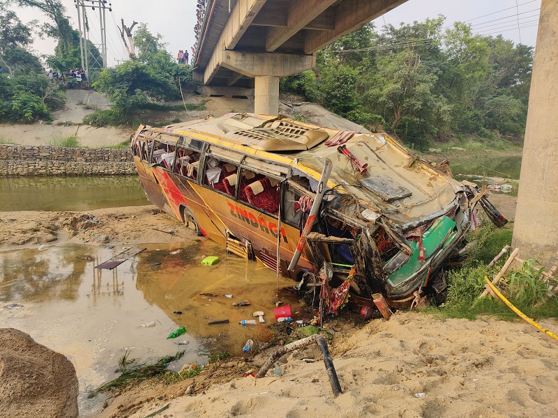 रुपन्देहीमा बस दुर्घटनाः नौ जनाको मृत्यु, घाइतेको उपचारमा ध्यान दिन गृहको निर्देशन
