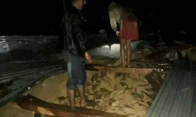 अछाममा पहिरोले घर पुरिँदा एकै परिवारका तीन जनाको मृत्यु