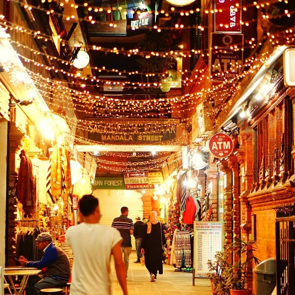 ठमेलभित्र अव्यवस्थितरुपमा रहेका तारहरु हटाइने