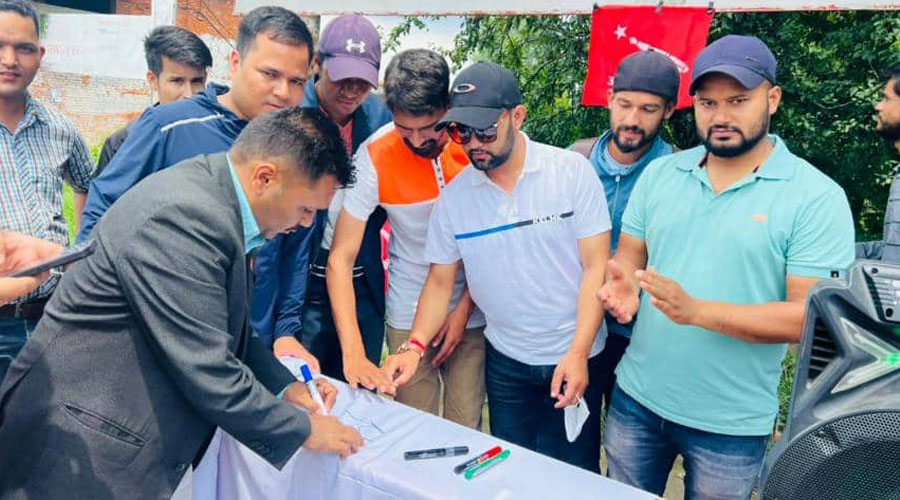 तालाबन्दीको विरोध गर्दै त्रिविमा अनेरास्ववियुले गर्यो हस्ताक्षर संकलन