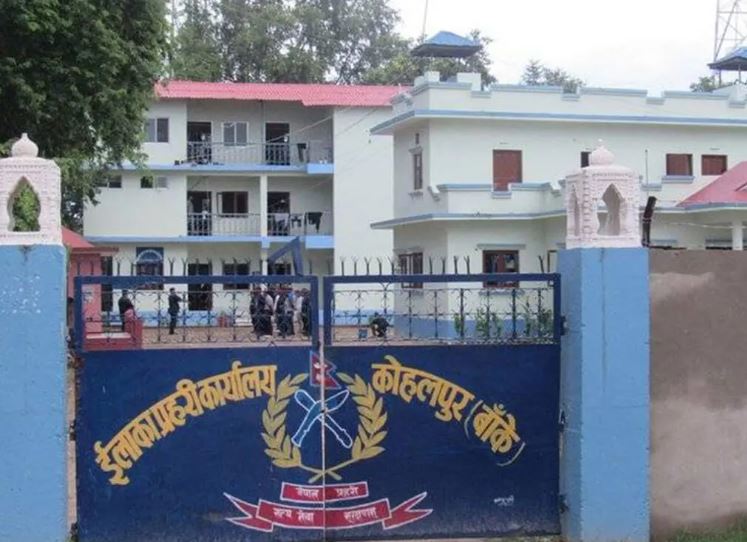 मध्यरात थुनामा रहेकी महिलालाई आफ्नो कोठामा लैजाने असई निलम्बित