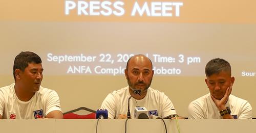 बंगलादेशविरुद्ध खेल्ने राष्ट्रिय टोलीमा को –को परे ?, नवयुग र भरत खवास टिम बाहिर