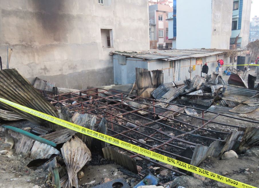 ललितपुरको भैंसेपाटीको एक टहरामा आगलागी हुँदा जलेर एक जनाको मृत्यु