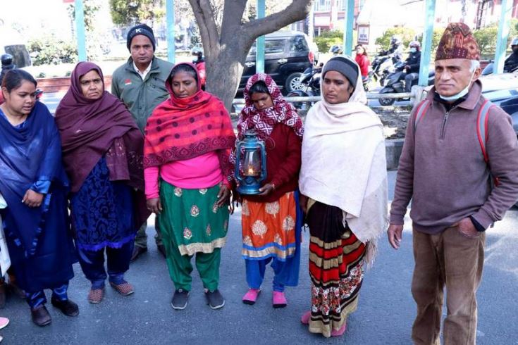 माइतीघरमा लालटिन बालेर सरकारको खोजी