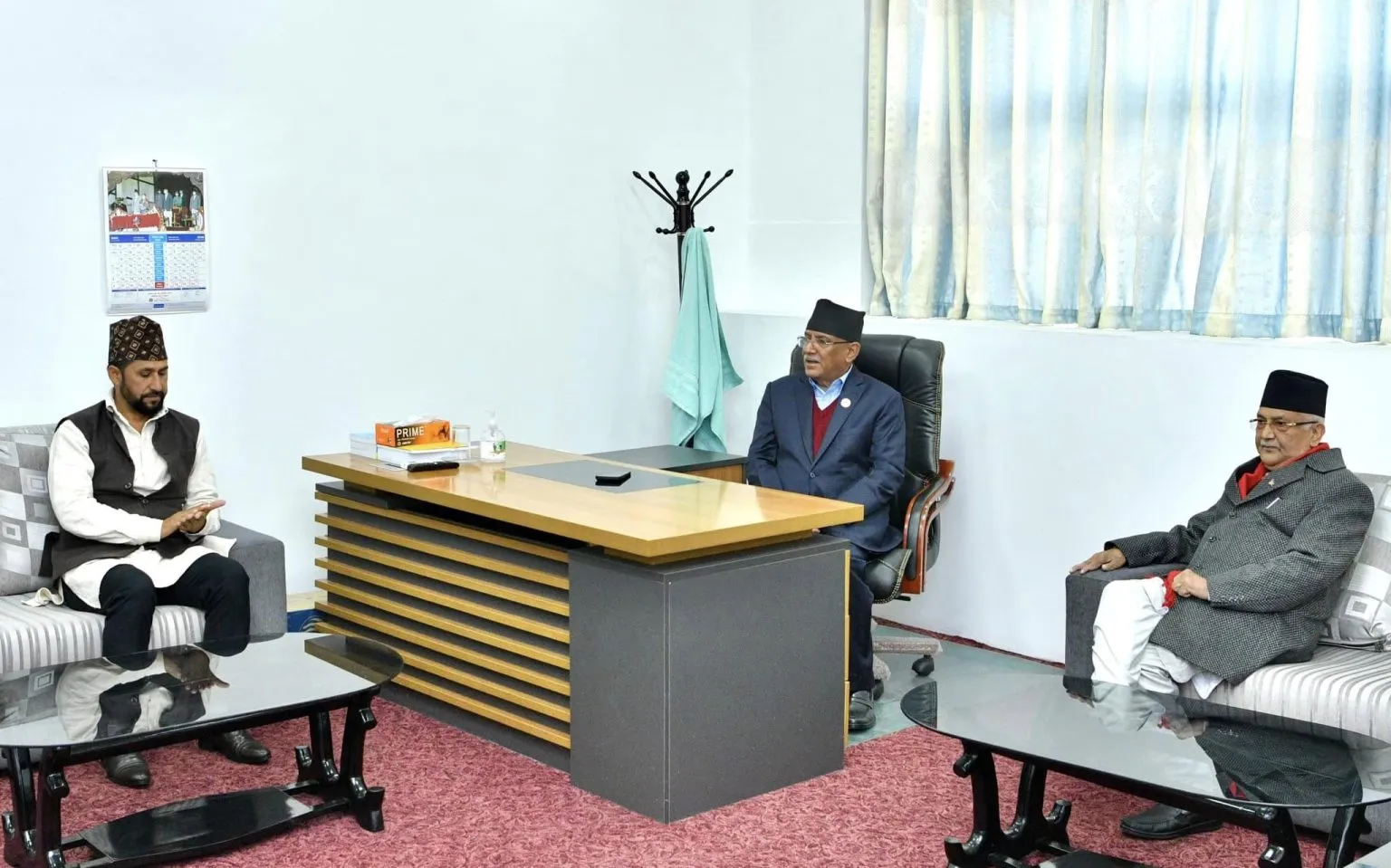 रविमाथि कांग्रेसको छायाँ पनि पर्न नदिनेमा प्रचण्ड–ओली