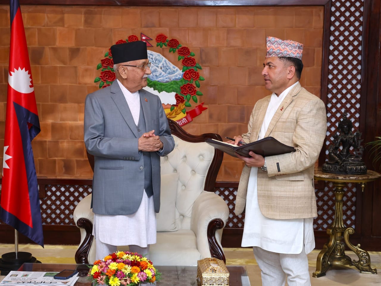 एकनारायण अर्याल नयाँ मुख्य सचिव, ओलीको शुभकामना