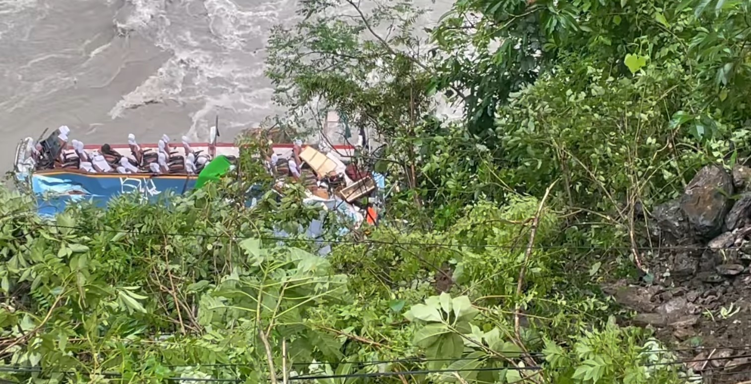 भारतीय पर्यटक बोकेको बस मर्स्याङ्दीमा खस्यो, ठुलै हताहती भएको प्रहरीको अनुमान