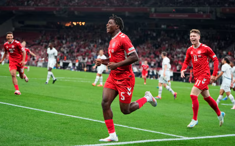 स्विट्जरल्यान्ड नौ खेलाडीमा सीमित बनेको फाइदा उठाउँदै डेनमार्क विजयी