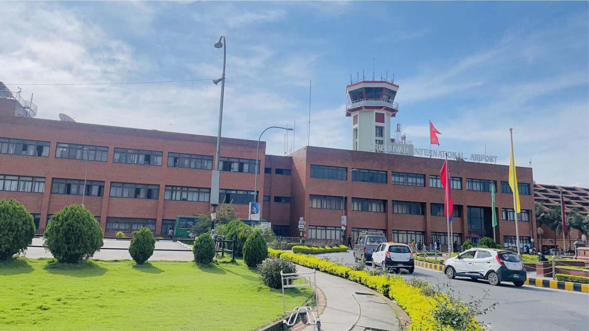 विदेशबाट घर फर्किदै हुनुहुन्छ ? सुनका गहनामा भन्सार छुट