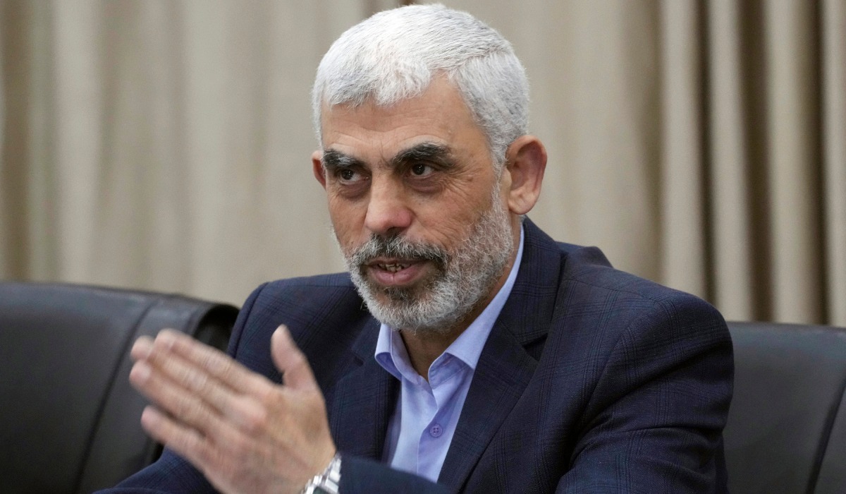 डाइनामाइटको ब्याग बोकेर सुरुङमा लुकेका छन् याह्या सिनवार