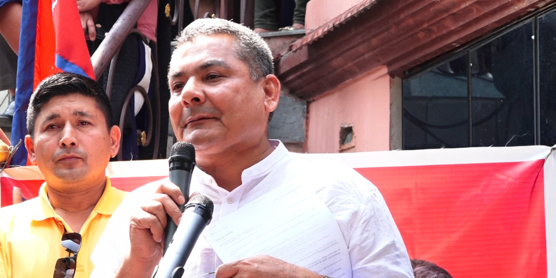 सामाजिक संजालको क्रेजः दुर्गा प्रसाईँको ‘ड्रामा’