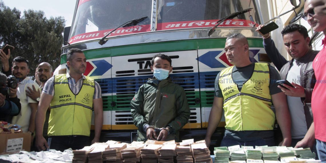 ट्रकबाट कसरी बरामद गरियो २५ करोड ?