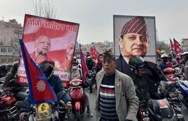 आदित्यनाथको फोटो विष्णु रिमालले राख्न लगाएका हुन् ?