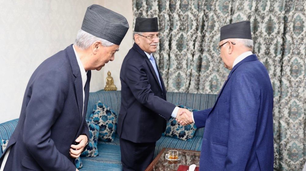 गणतन्त्रमाथि धावा बोलेपछि, ओली,देउवा र प्रचण्ड एक