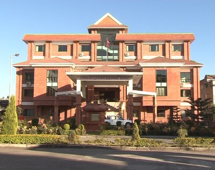 अख्तियारले निवर्तमान मन्त्री गुप्तासंग बयान लिने, भोलिलाई बोलायो