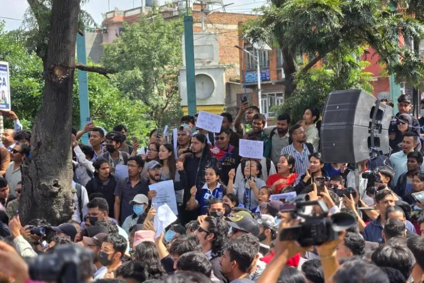 प्रचण्डलाई बालेनको व्यंग्यःएकादेशमा टिकटक पनि बन्द भएको थियो