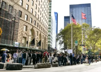 न्यूयोर्कको बलिङ पार्कमा नेपालको राष्ट्रिय झण्डा, नेपालीको सम्मान