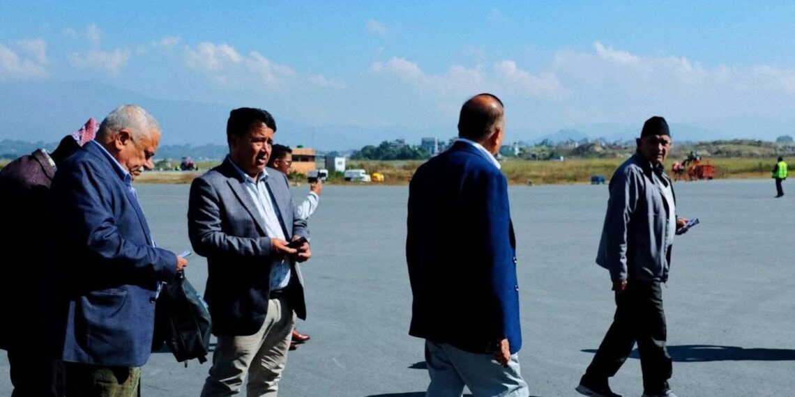 शंकर र महेश बारा जानेभएपछि बबाल,विमानबाट यात्रु ओरालियो