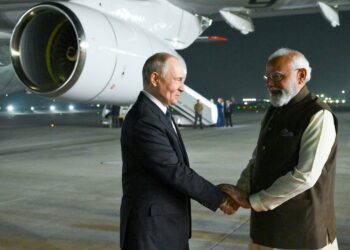 मोदीको अंगालोमा पुटिन,विमानस्थलमै पुगे लिन, आज २५ सम्झौता