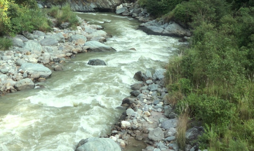 भारतले बेच्यो नेपालको खोला