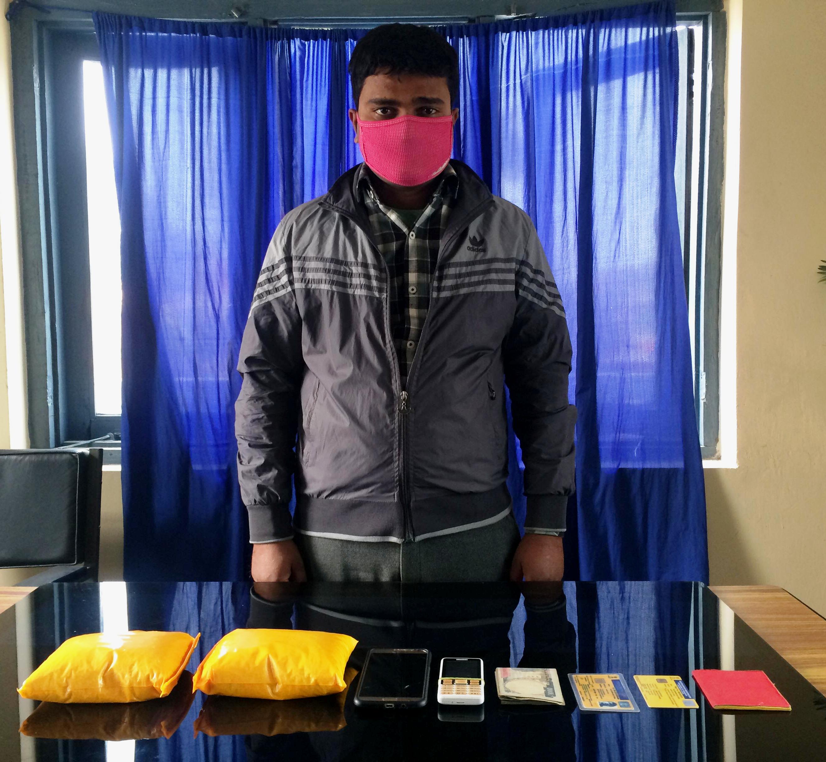 १० किलो चाँदीसहित एकजना पक्राउ