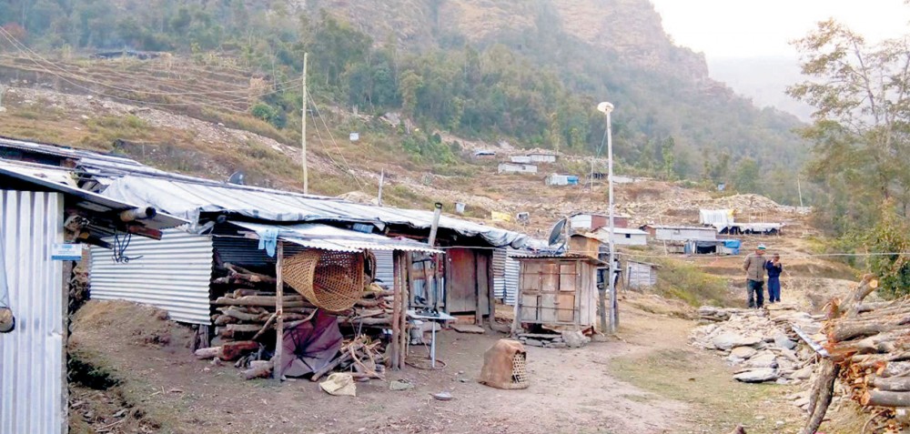 दोलखाका जोखिमपूर्ण बस्ती स्थानान्तरण सुरु