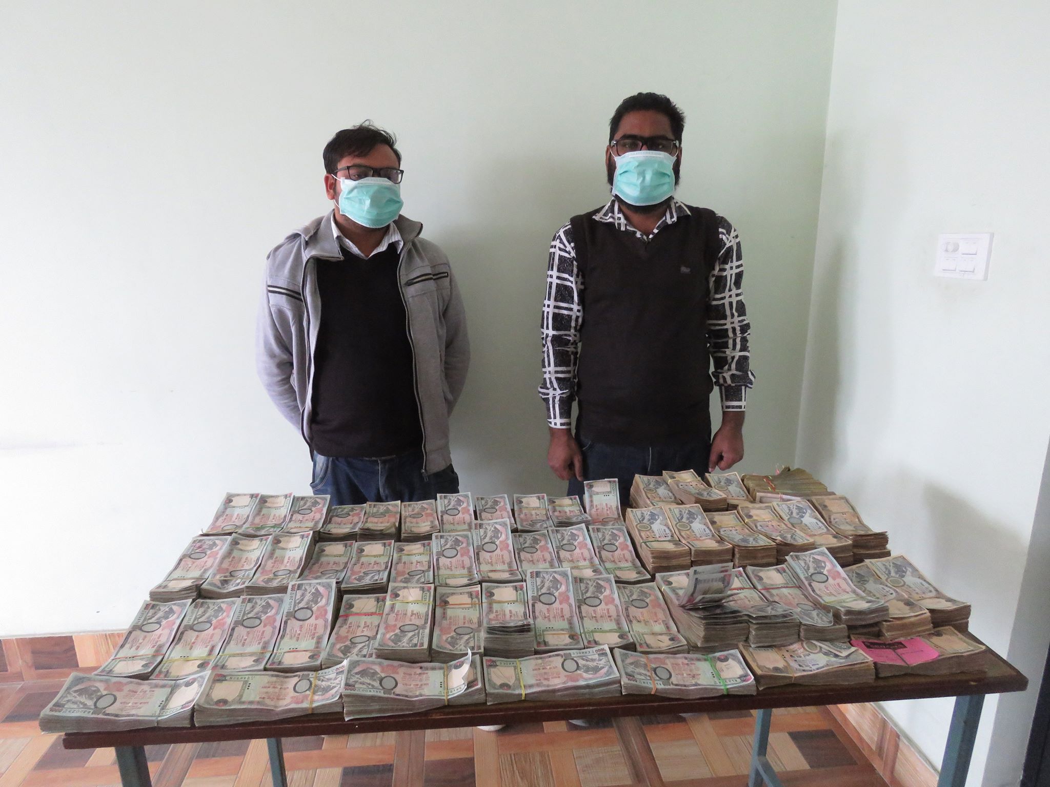 झन्डै ७० लाखसहित विराटनगरबाट ३ हुण्डी कारोबारी पक्राउ