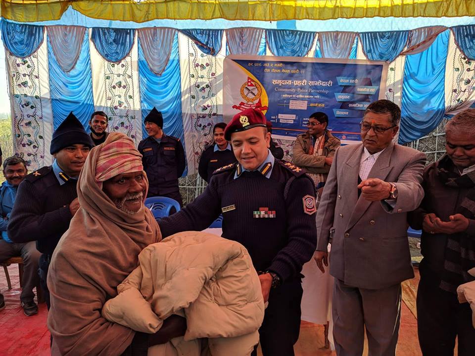 रंगेलीका विपन्न मुसहर परिवारलाई सिरक वितरण