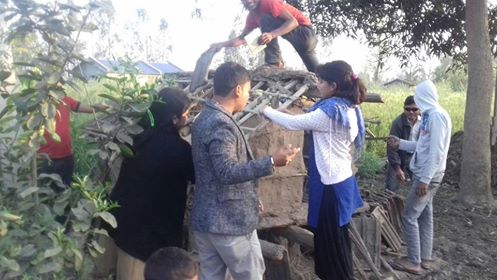 दुई बालक छोरासहित ३५ वर्षीया अम्बाकाे ज्यान लिने छाउगोठ भत्काइयो