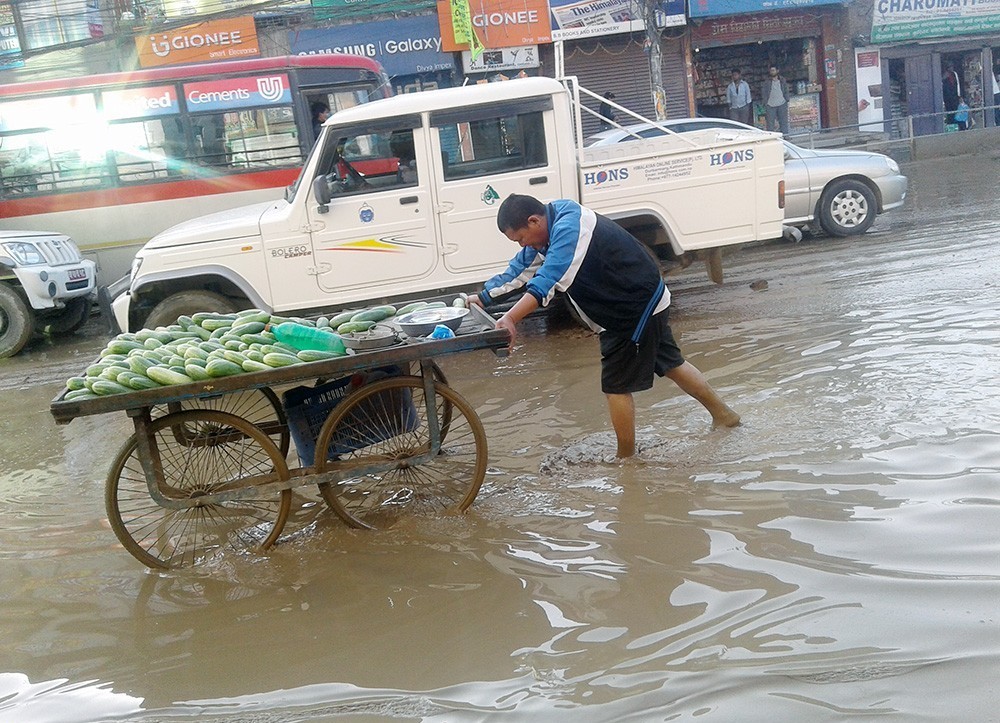 सेनाको व्यावसायिक जग्गा प्लटिङले सर्वसाधारणलाई सास्ती, ढल अवरुद्ध