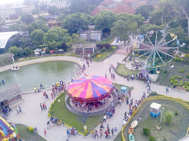 भृकुटीमण्डपका भाडाका पसल रातारात बन्द, ३१ करोड हिनामिना गरेको दाबी