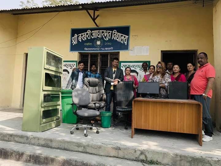 मन्त्री पण्डितको पहलमा मोरङका विभिन्न विद्यालयमा २० लाखको फर्निचर