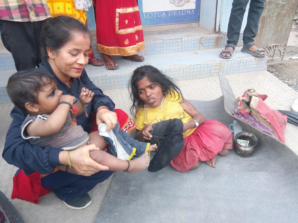 दश महिने बालक माग्न प्रयोग भएको पाइएपछि मेयर पराजुलीले गरे उद्दार(भिडियो)