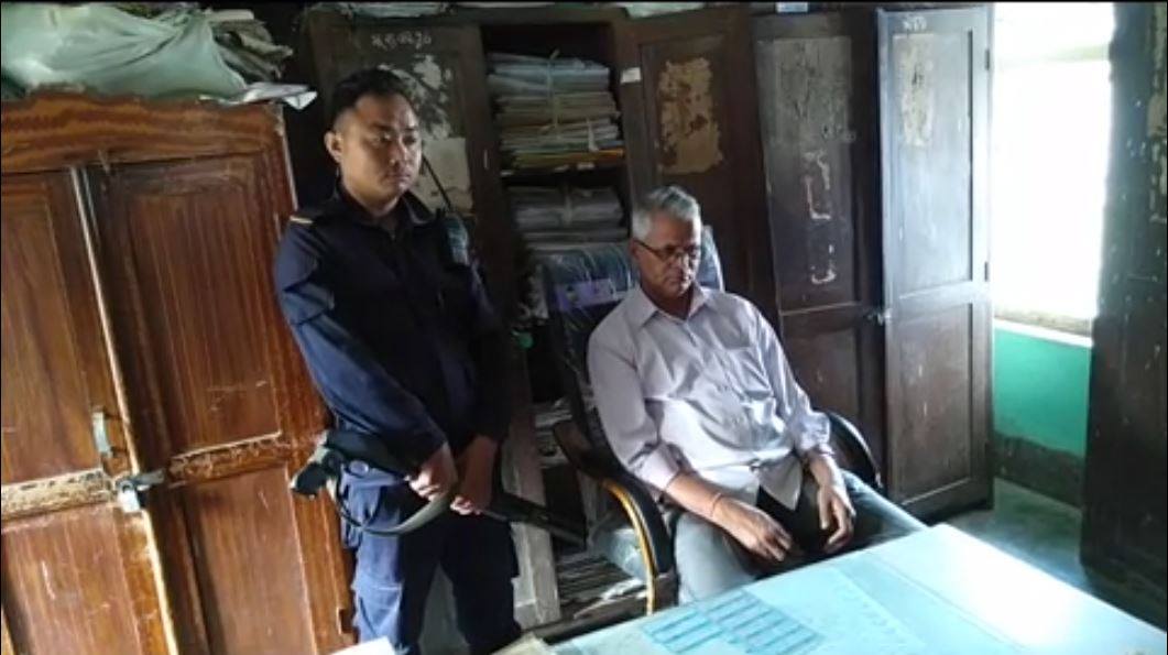 जागिर छोड्न दुई दिन बाँकी रहँदा घुससहित पक्राउ