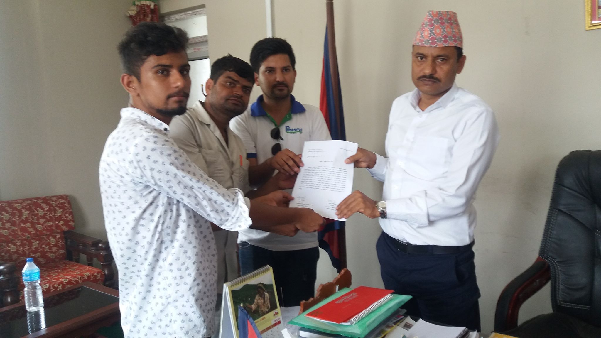 लोक सेवाको विज्ञापनविरुद्ध विराटनगरमा प्रर्दशन