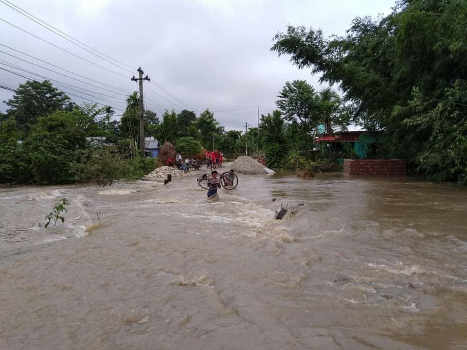 वर्षापछिको बाढी पहिरोमा परी ११ जनाको मृत्यू