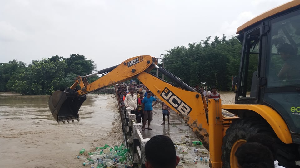 लोहन्द्रा खोलामा आएको बाढीले बगाउँदा एक जना बेपत्ता