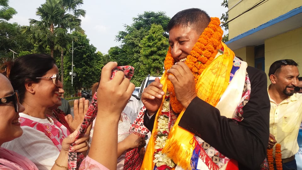 लायन्सका डिस्ट्रीक गभर्नर इन्द्र खत्रीको विराटनगरमा भब्य स्वागत