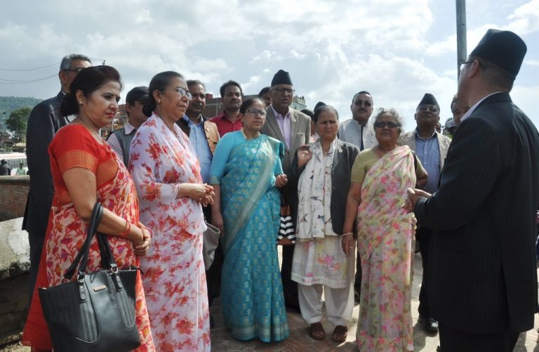 संसदीय समितिद्धारा काठमाडौँका बाढी प्रभावित क्षेत्रको निरीक्षण