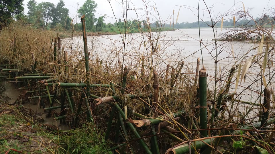 बक्राहा खोला नियन्त्रणमा स्थानीय जुटे