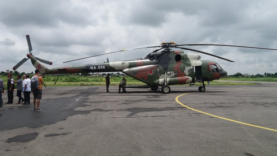 प्रदेश १ सरकारले उदयपुरमा हेलिकप्टरबाट राहत पठायो