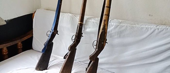 ३ थान भरुवा बन्दुक सहित २ जना पक्राउ