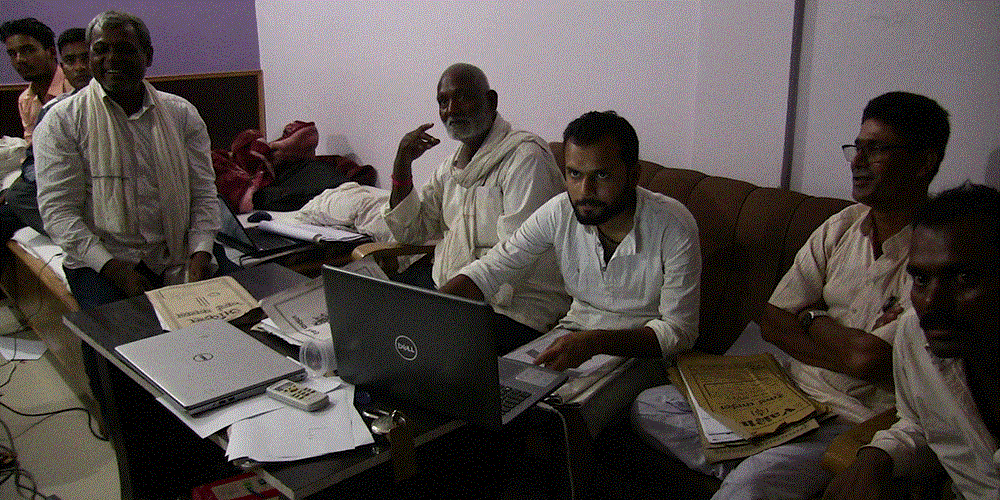 मन्त्रालयकाे काम हाेटलमा, पत्रकार देखेपछि कर्मचारी भागाभाग